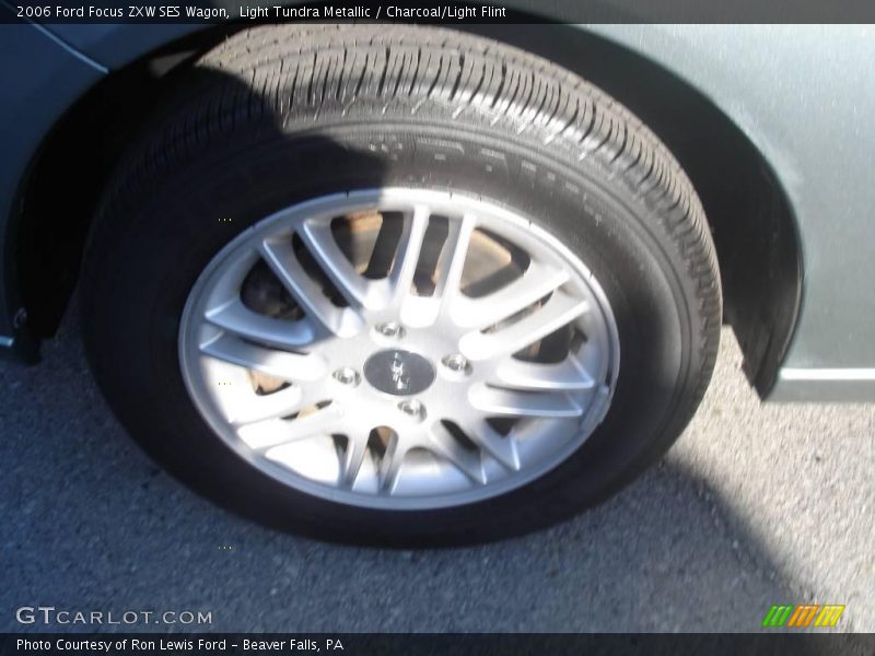 Light Tundra Metallic / Charcoal/Light Flint 2006 Ford Focus ZXW SES Wagon
