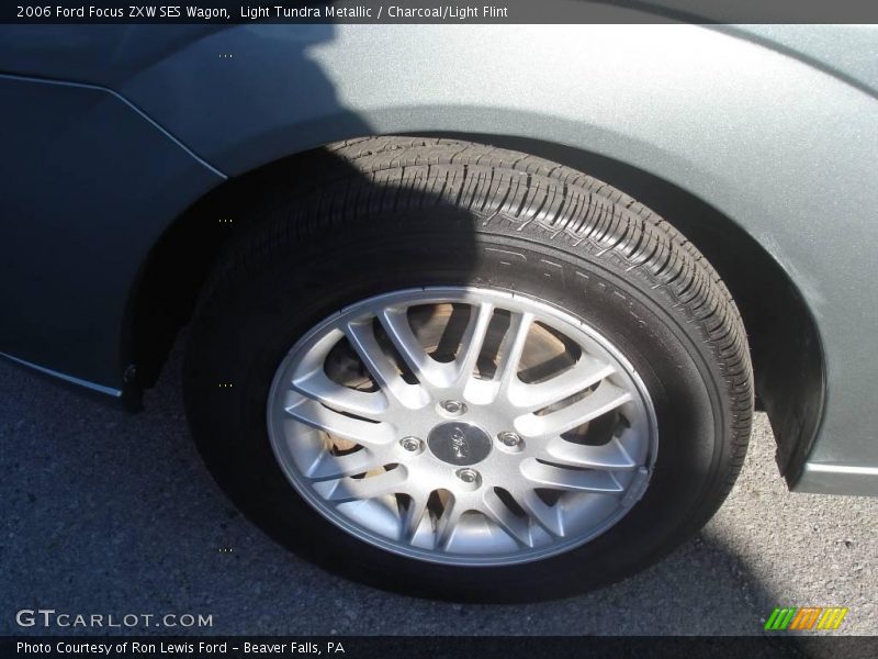 Light Tundra Metallic / Charcoal/Light Flint 2006 Ford Focus ZXW SES Wagon