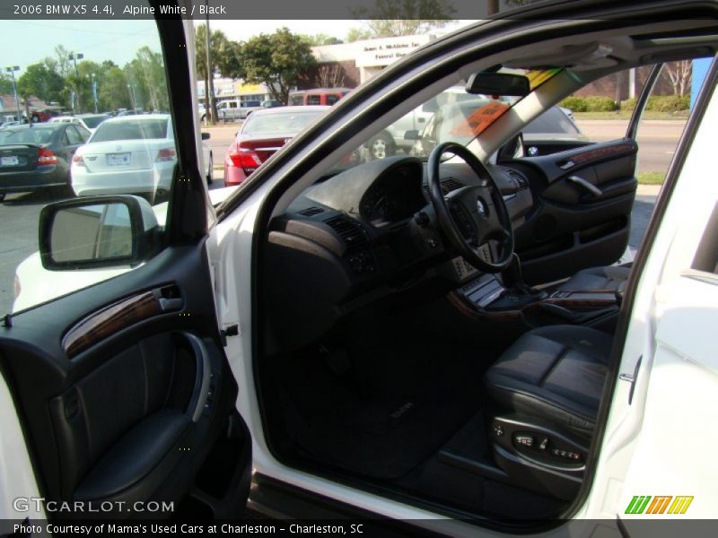 Alpine White / Black 2006 BMW X5 4.4i