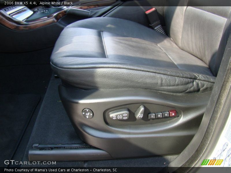 Alpine White / Black 2006 BMW X5 4.4i