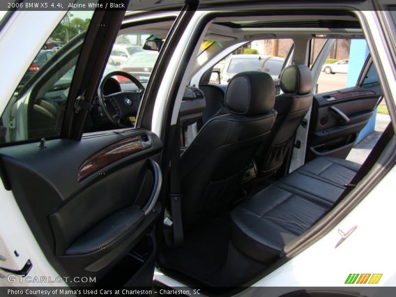 Alpine White / Black 2006 BMW X5 4.4i