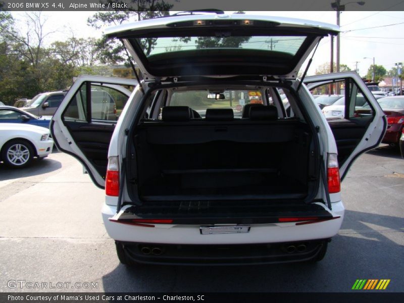 Alpine White / Black 2006 BMW X5 4.4i