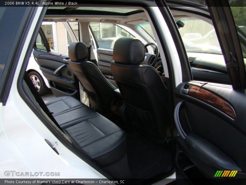 Alpine White / Black 2006 BMW X5 4.4i
