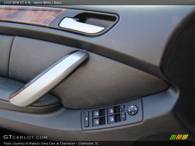 Alpine White / Black 2006 BMW X5 4.4i