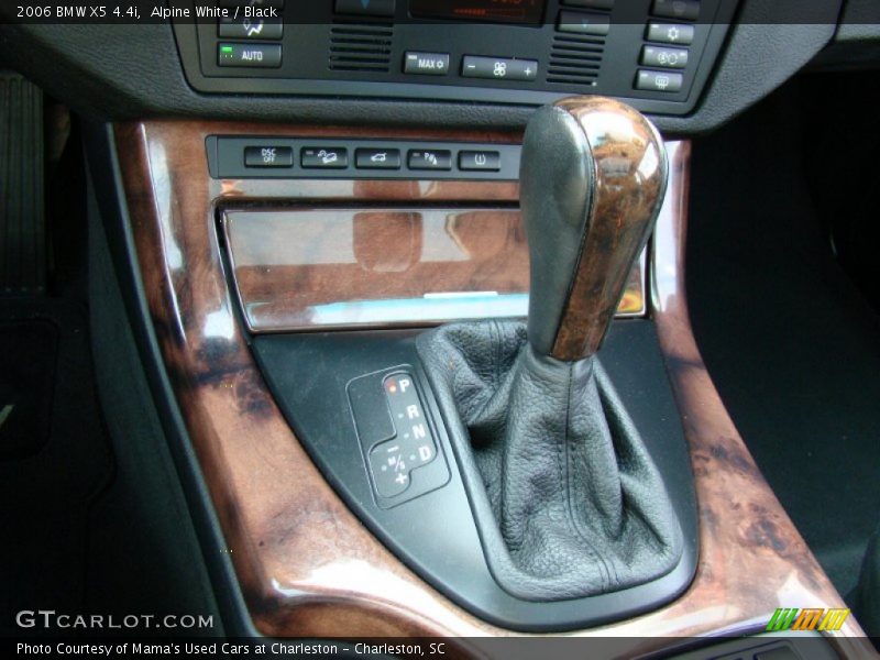 Alpine White / Black 2006 BMW X5 4.4i
