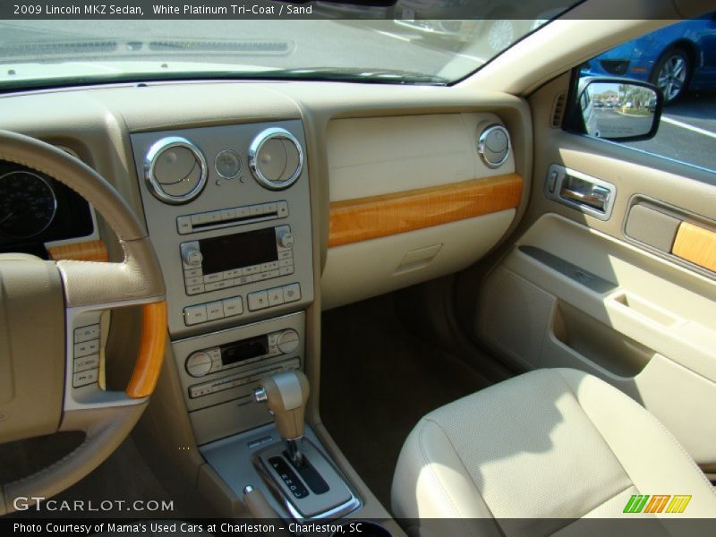 White Platinum Tri-Coat / Sand 2009 Lincoln MKZ Sedan