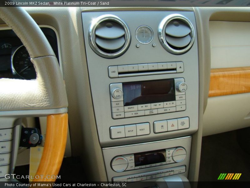 White Platinum Tri-Coat / Sand 2009 Lincoln MKZ Sedan