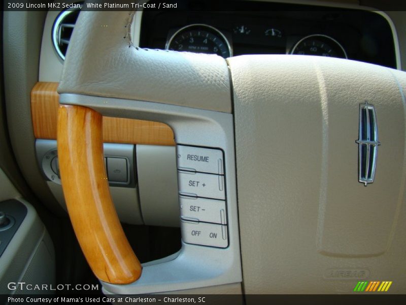White Platinum Tri-Coat / Sand 2009 Lincoln MKZ Sedan