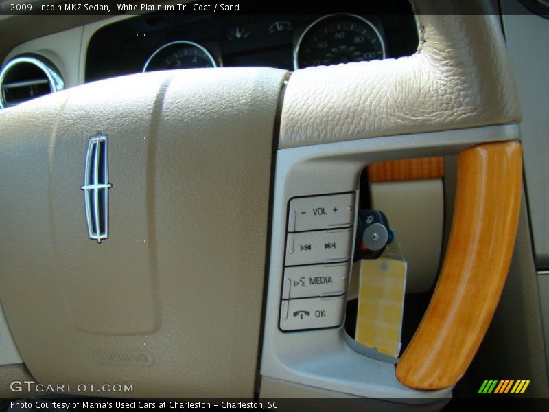 White Platinum Tri-Coat / Sand 2009 Lincoln MKZ Sedan