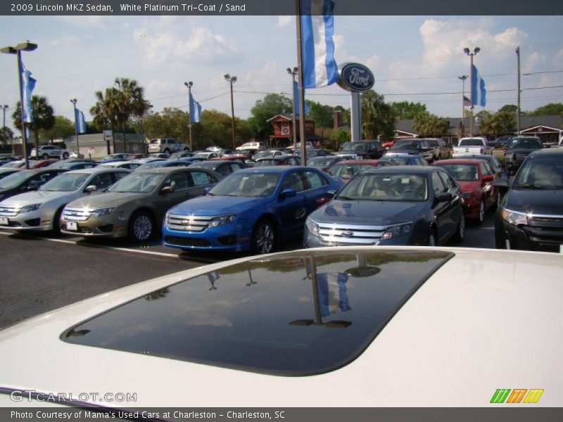 White Platinum Tri-Coat / Sand 2009 Lincoln MKZ Sedan