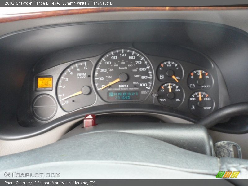 Summit White / Tan/Neutral 2002 Chevrolet Tahoe LT 4x4