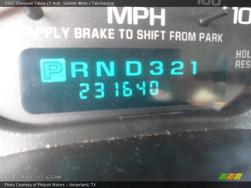 Summit White / Tan/Neutral 2002 Chevrolet Tahoe LT 4x4
