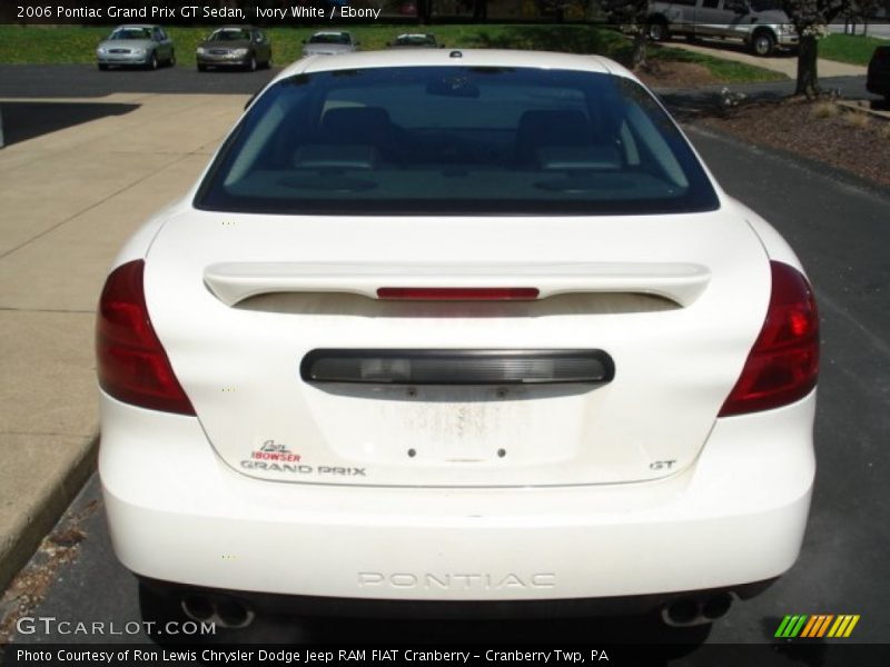 Ivory White / Ebony 2006 Pontiac Grand Prix GT Sedan