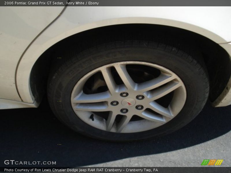 Ivory White / Ebony 2006 Pontiac Grand Prix GT Sedan
