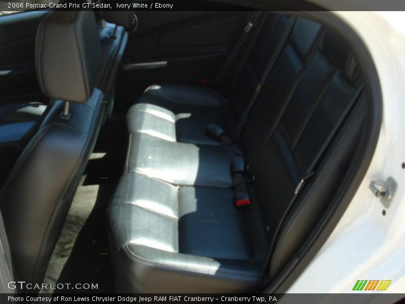 Ivory White / Ebony 2006 Pontiac Grand Prix GT Sedan