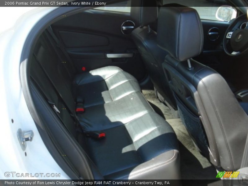 Ivory White / Ebony 2006 Pontiac Grand Prix GT Sedan