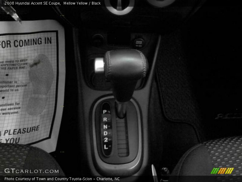 Mellow Yellow / Black 2008 Hyundai Accent SE Coupe