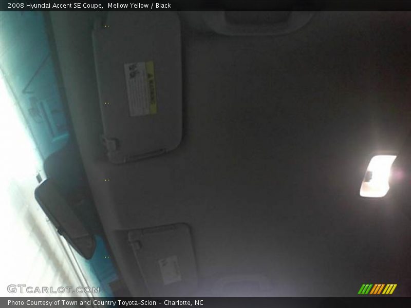 Mellow Yellow / Black 2008 Hyundai Accent SE Coupe
