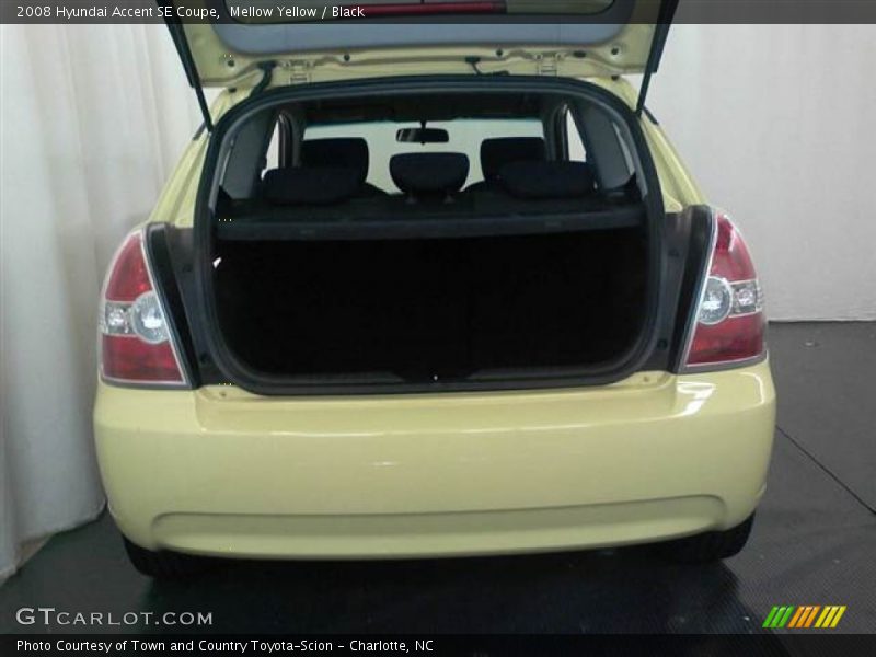 Mellow Yellow / Black 2008 Hyundai Accent SE Coupe