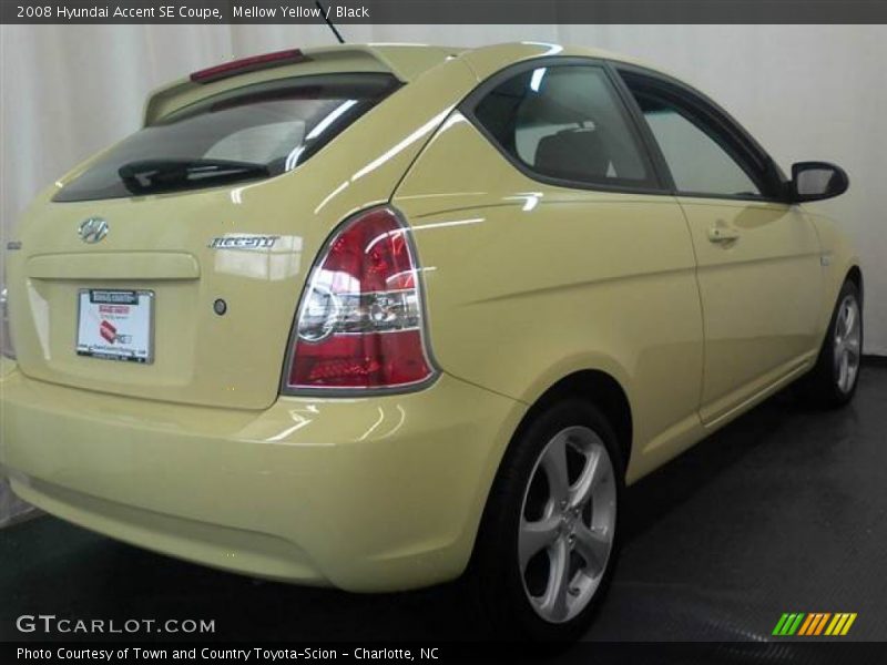Mellow Yellow / Black 2008 Hyundai Accent SE Coupe