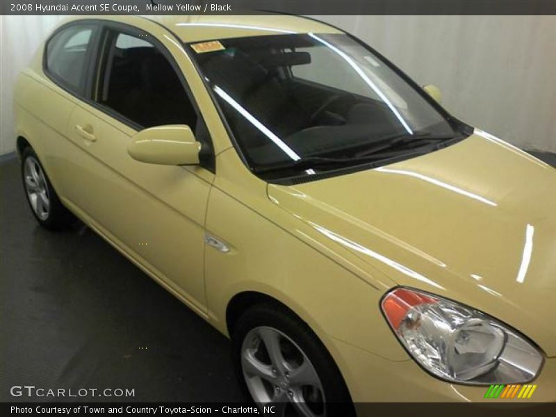 Mellow Yellow / Black 2008 Hyundai Accent SE Coupe