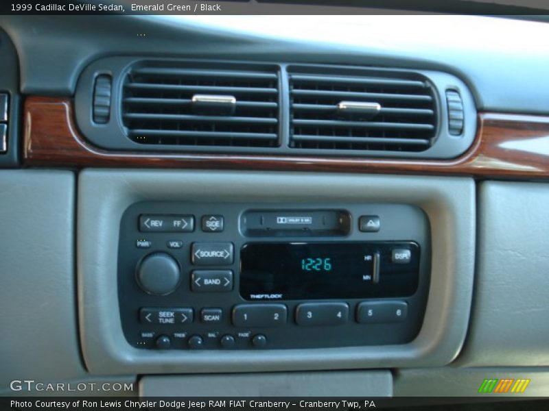 Emerald Green / Black 1999 Cadillac DeVille Sedan