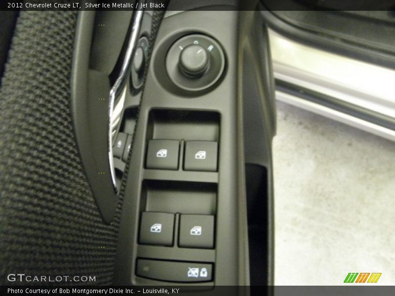 Silver Ice Metallic / Jet Black 2012 Chevrolet Cruze LT