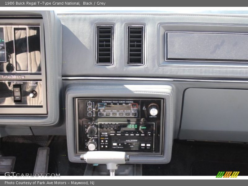 Controls of 1986 Regal T-Type Grand National