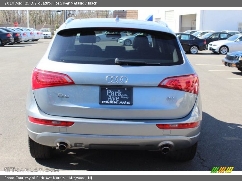 Ice Silver Metallic / Black 2010 Audi Q5 3.2 quattro