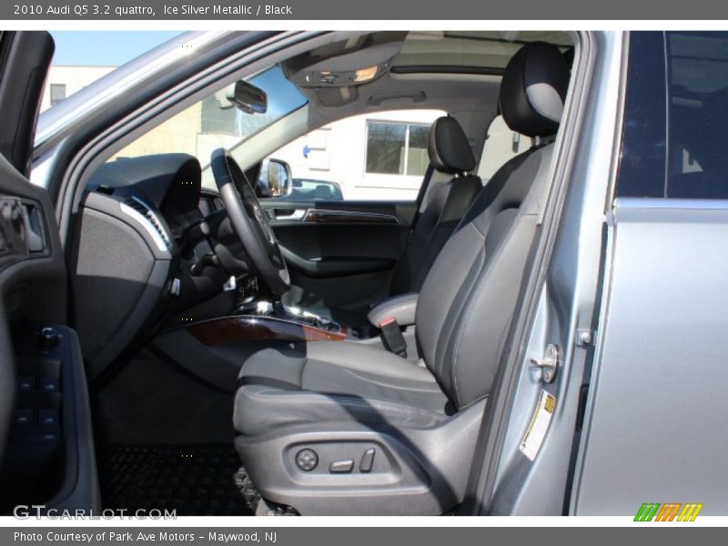 Ice Silver Metallic / Black 2010 Audi Q5 3.2 quattro