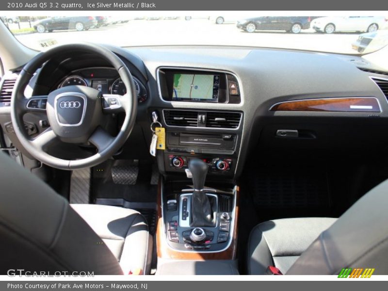 Ice Silver Metallic / Black 2010 Audi Q5 3.2 quattro