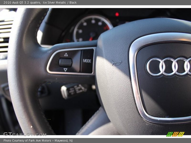 Ice Silver Metallic / Black 2010 Audi Q5 3.2 quattro
