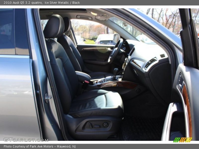 Ice Silver Metallic / Black 2010 Audi Q5 3.2 quattro