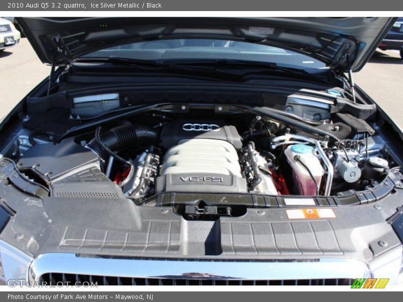 Ice Silver Metallic / Black 2010 Audi Q5 3.2 quattro