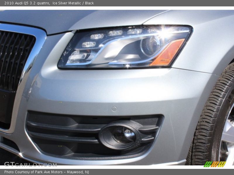 Ice Silver Metallic / Black 2010 Audi Q5 3.2 quattro