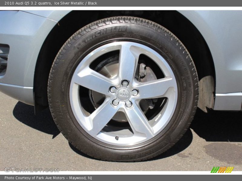 Ice Silver Metallic / Black 2010 Audi Q5 3.2 quattro