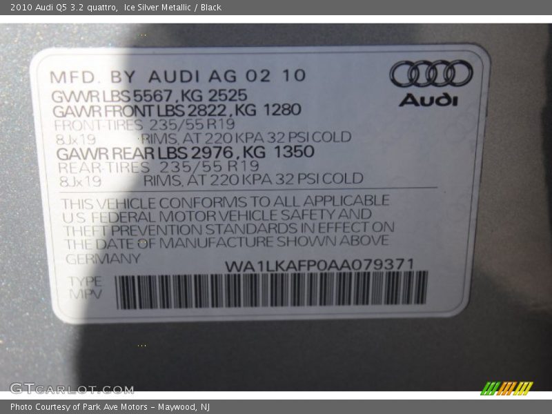Ice Silver Metallic / Black 2010 Audi Q5 3.2 quattro