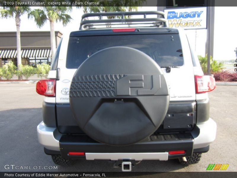 Iceberg White / Dark Charcoal 2009 Toyota FJ Cruiser