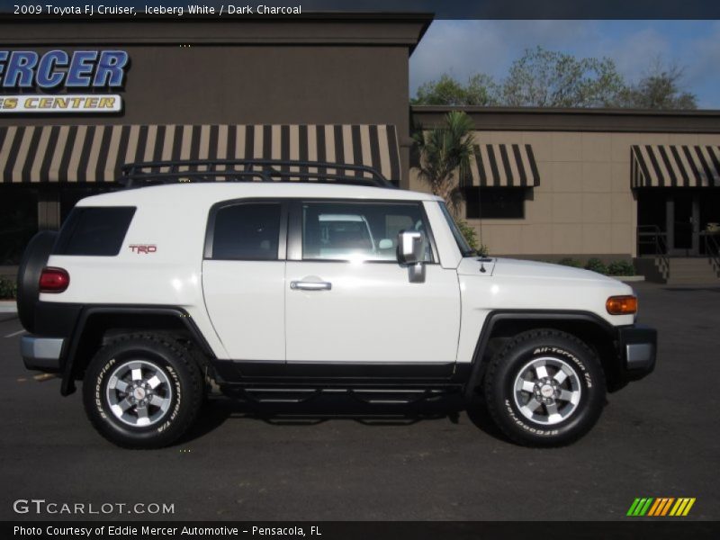 Iceberg White / Dark Charcoal 2009 Toyota FJ Cruiser
