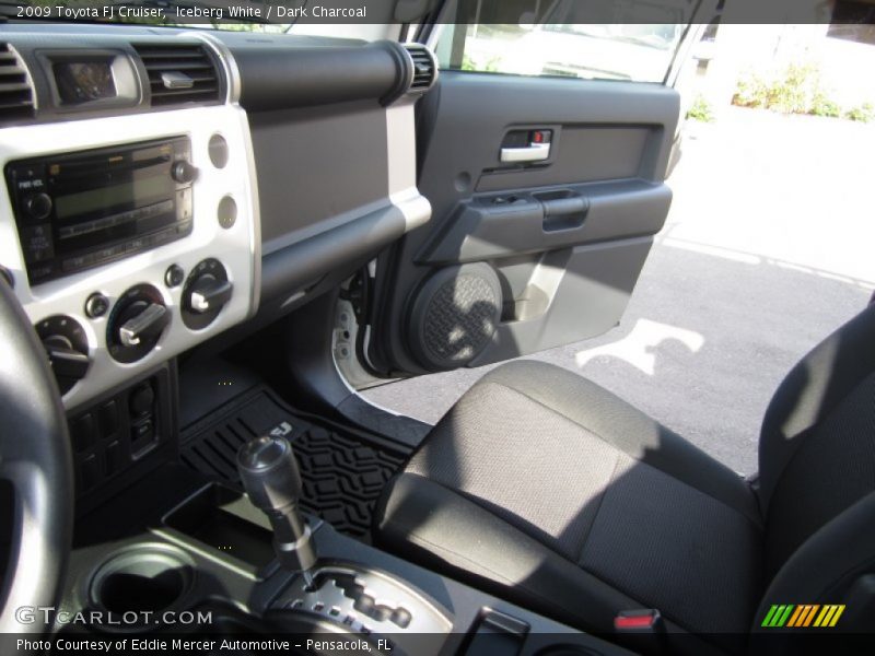 Iceberg White / Dark Charcoal 2009 Toyota FJ Cruiser