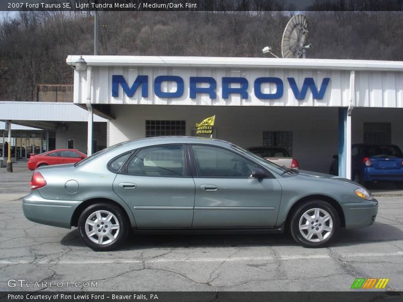 Light Tundra Metallic / Medium/Dark Flint 2007 Ford Taurus SE