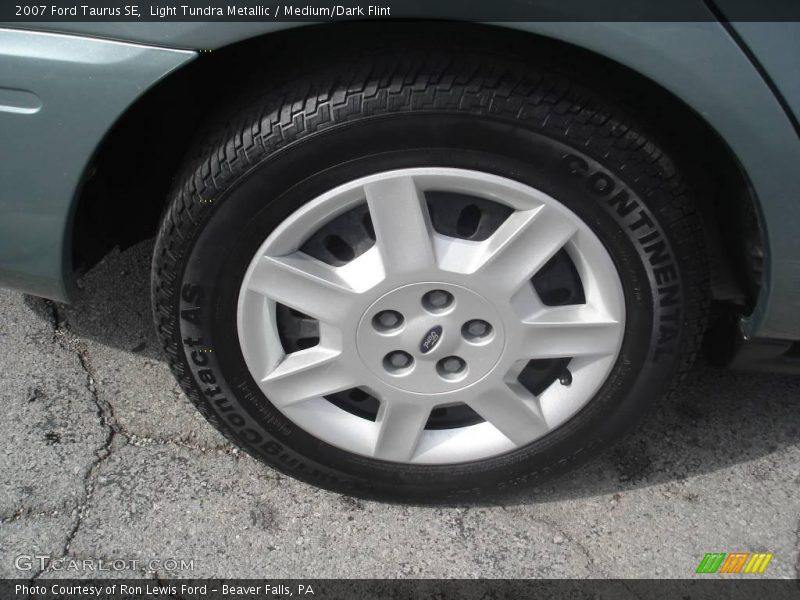 Light Tundra Metallic / Medium/Dark Flint 2007 Ford Taurus SE