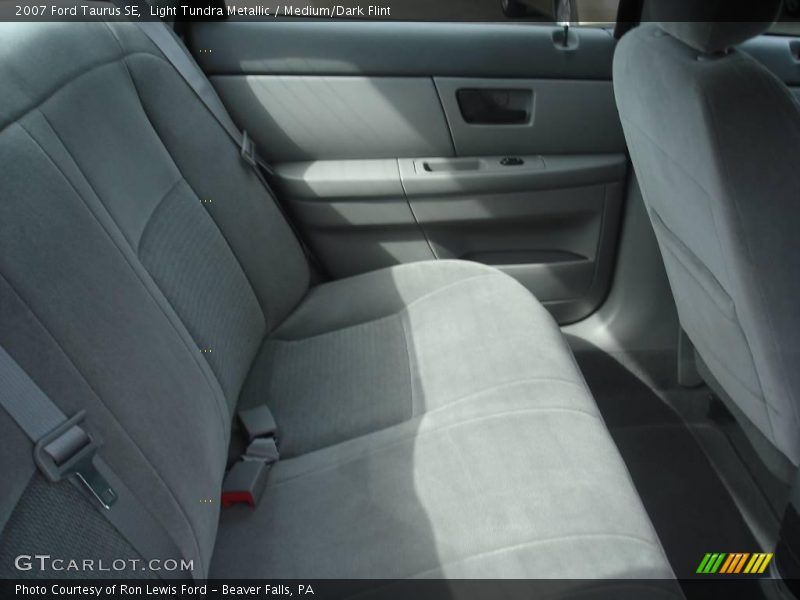 Light Tundra Metallic / Medium/Dark Flint 2007 Ford Taurus SE