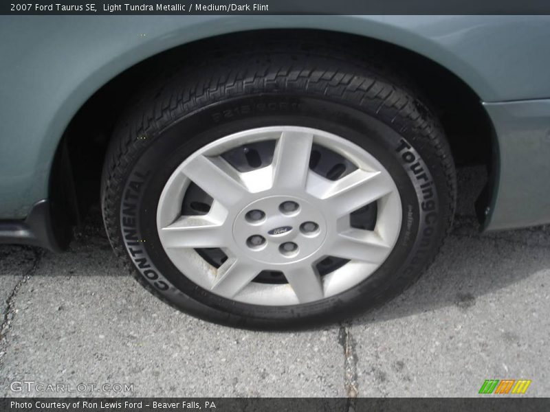 Light Tundra Metallic / Medium/Dark Flint 2007 Ford Taurus SE