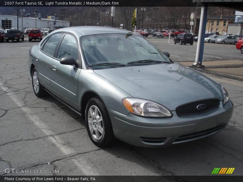 Light Tundra Metallic / Medium/Dark Flint 2007 Ford Taurus SE