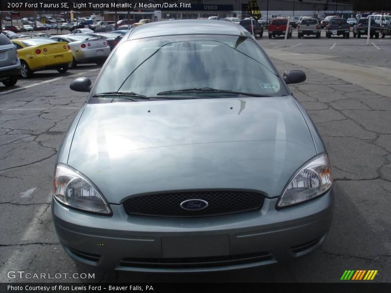 Light Tundra Metallic / Medium/Dark Flint 2007 Ford Taurus SE