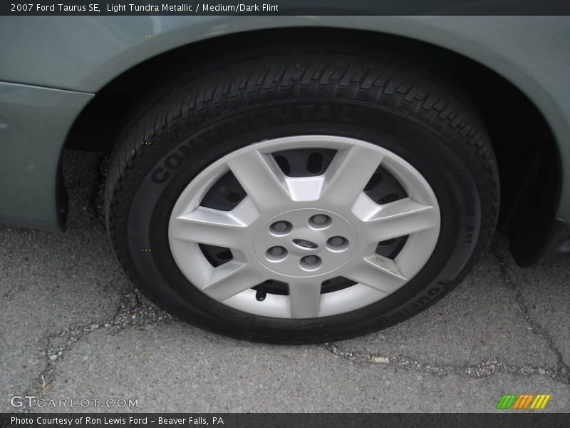 Light Tundra Metallic / Medium/Dark Flint 2007 Ford Taurus SE