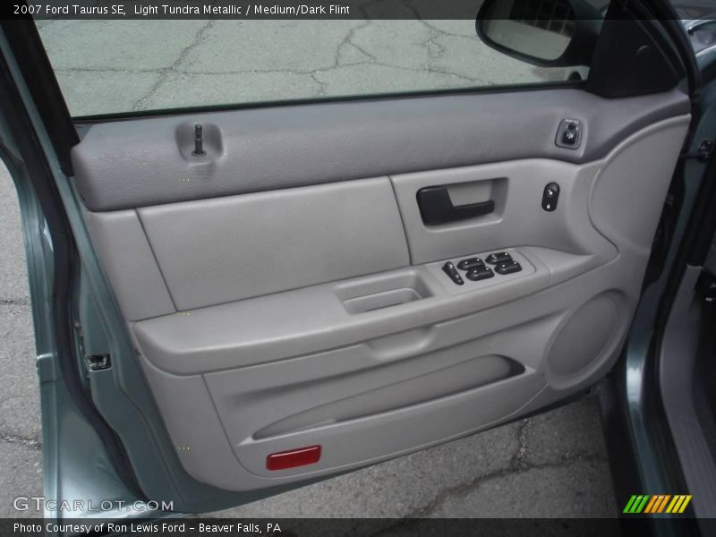 Light Tundra Metallic / Medium/Dark Flint 2007 Ford Taurus SE