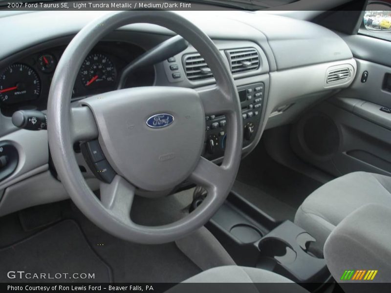 Light Tundra Metallic / Medium/Dark Flint 2007 Ford Taurus SE