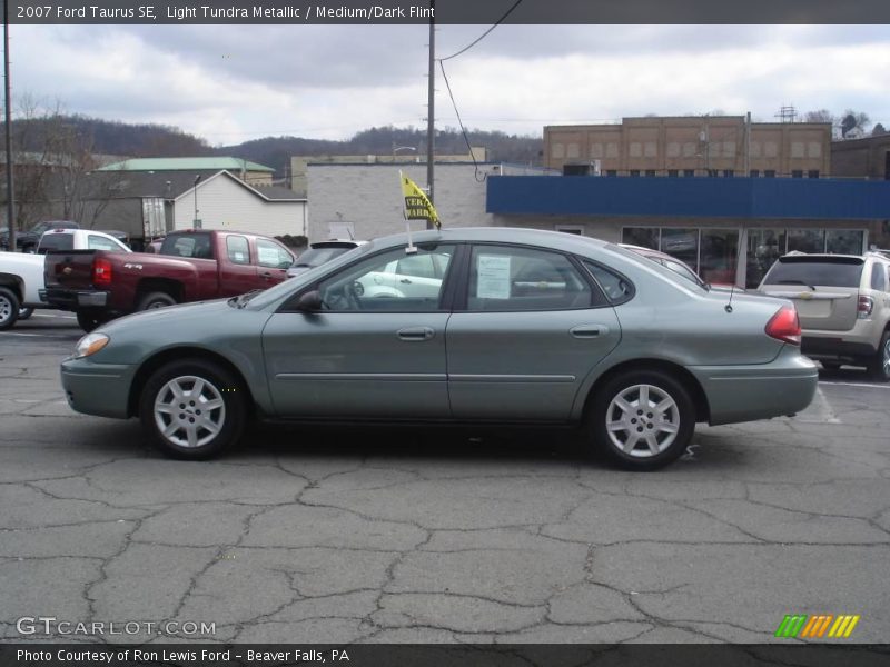 Light Tundra Metallic / Medium/Dark Flint 2007 Ford Taurus SE